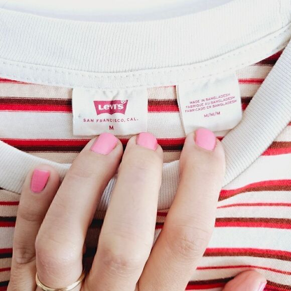 Levi’s Striped Cream/Red T-Shirt - Picture 5 of 7
